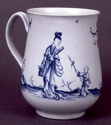 Chope de Worcester de forme balustre décorée en bleu sous glaçure, c.1755
